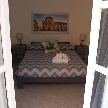 Ortyx Mini Suite Szirakúza Kültér fotó