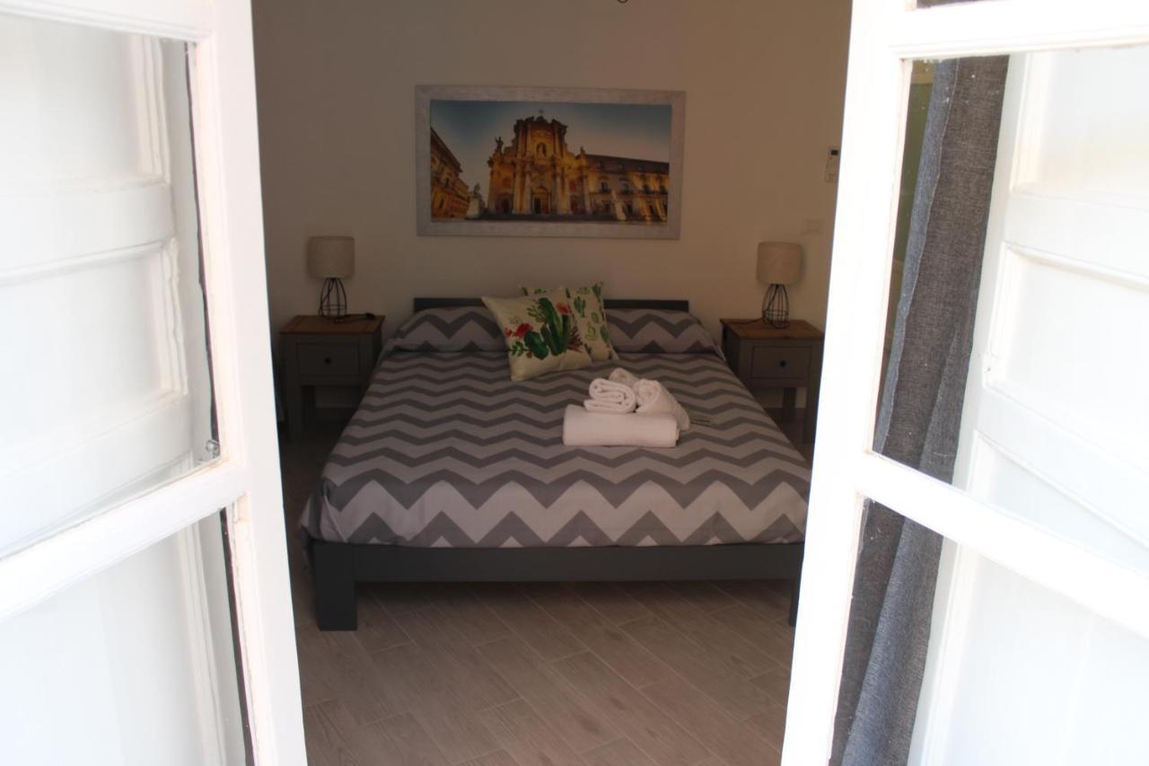 Ortyx Mini Suite Szirakúza Kültér fotó